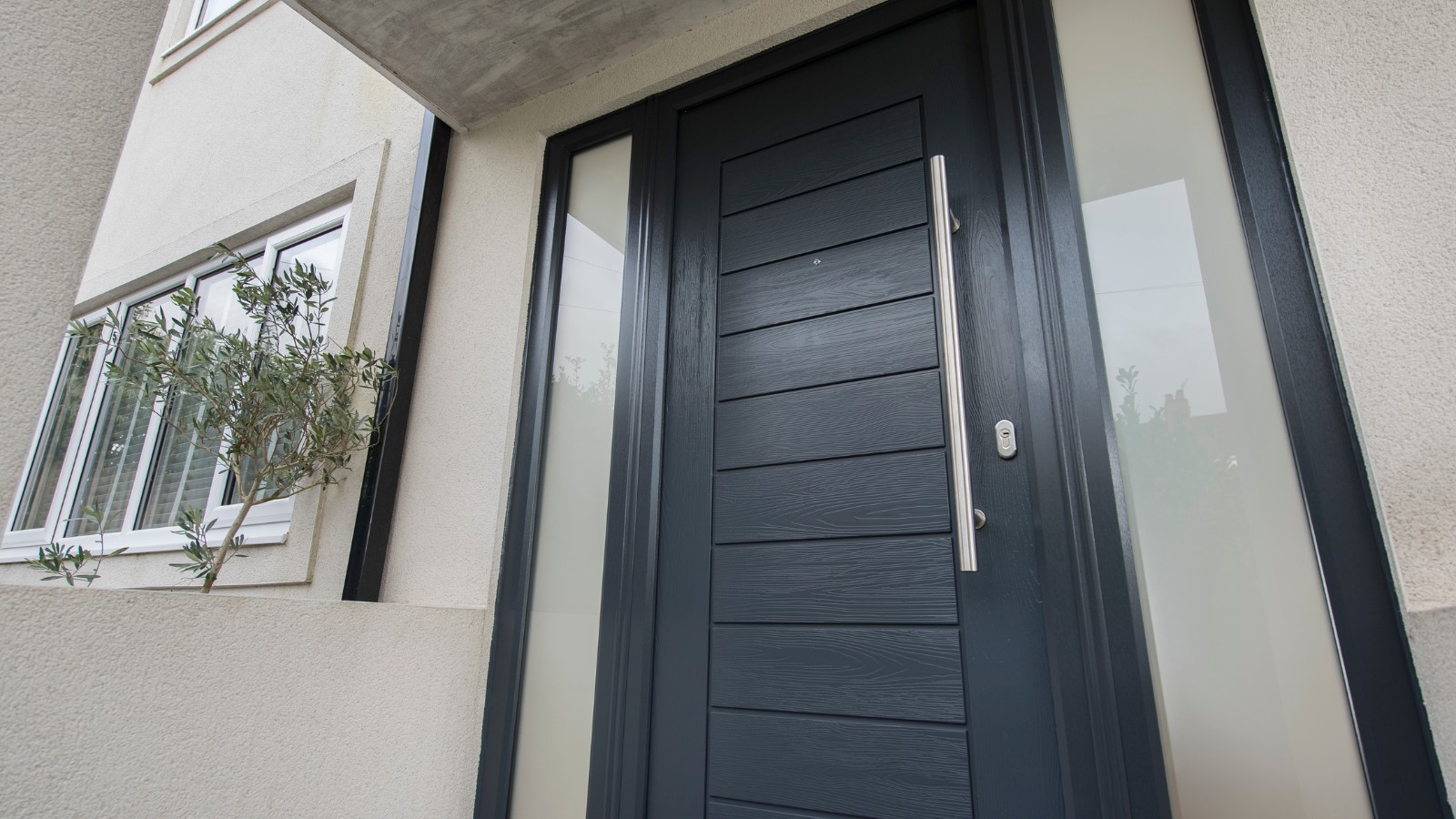 Close up of Solidor Palmero in Anthracite Grey