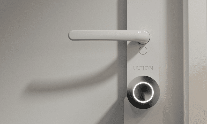 Close up of Ultion Nuki smart handle